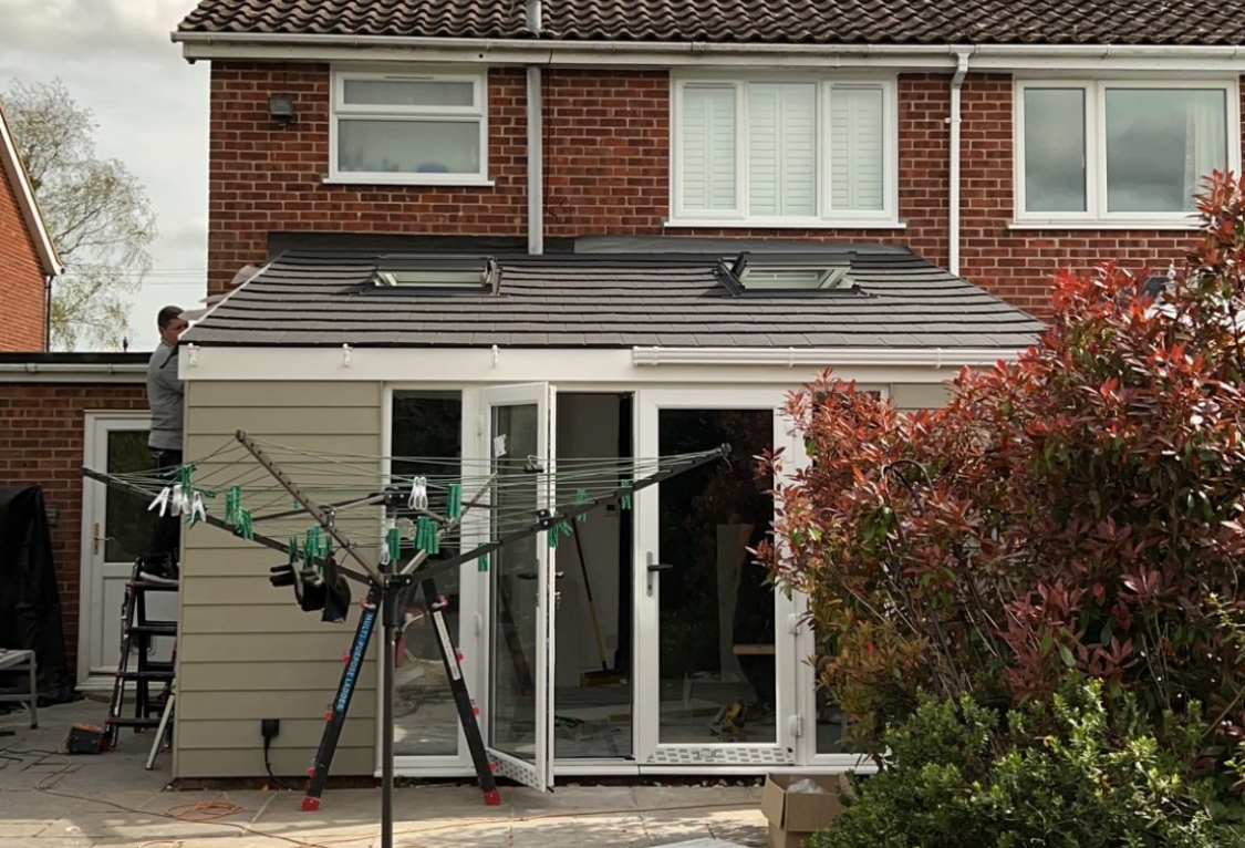 SCAFFOLD BOARDS - BAR IN EXTENSION WITH BIFOLD DOORS